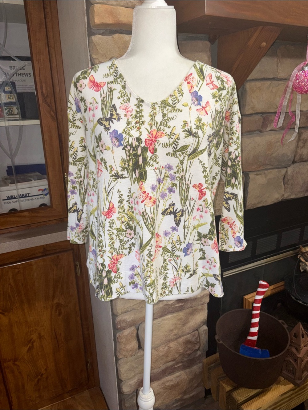 J.Jill Floral V-Neck 3/4 Sleeve Women’s Top - White with Multicolor Floral Print